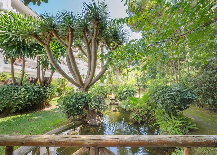 Luxury In With Parking And Pool Appartement